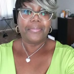 Meet your Posher, Alicia